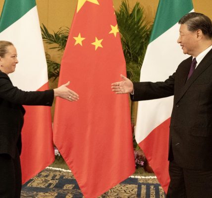 Prime Minister Meloni and President Xi Jinping at the G20 in Indonesia