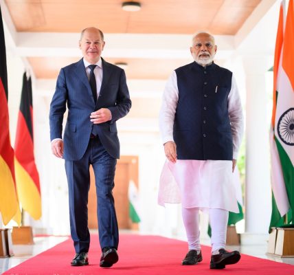 Scholz visits delhi